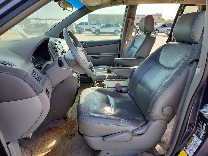 2006 Toyota Sienna le 8 Passenger