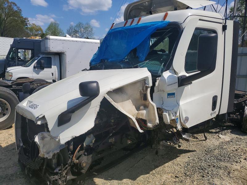 2022 Freigliner 2022 Freightliner Cascadia 126 Semi Truck