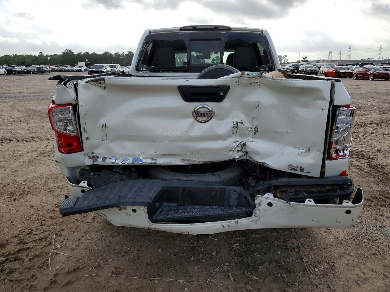 2017 Nissan Titan SL