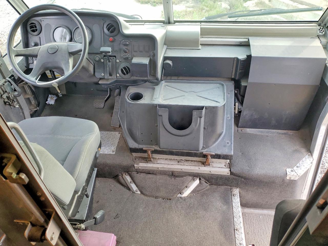 2004 Freightliner MT45 Chassis Delivery Truck