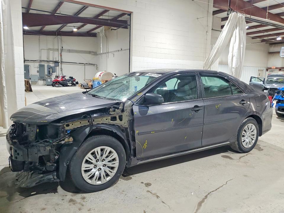 2014 Toyota Camry le