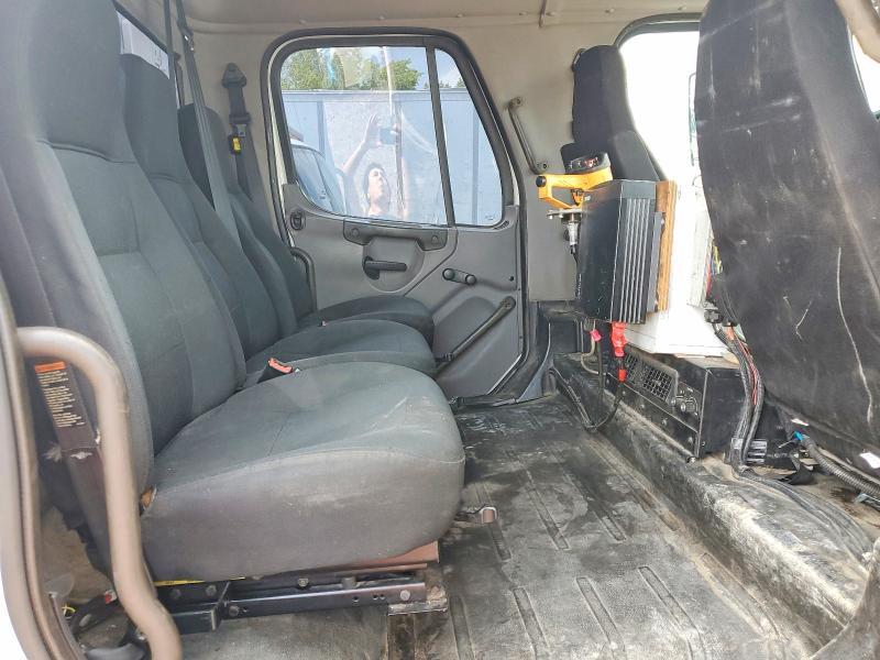 2012 Freigliner 2012 Freightliner Business Class M2 Utility / Serv