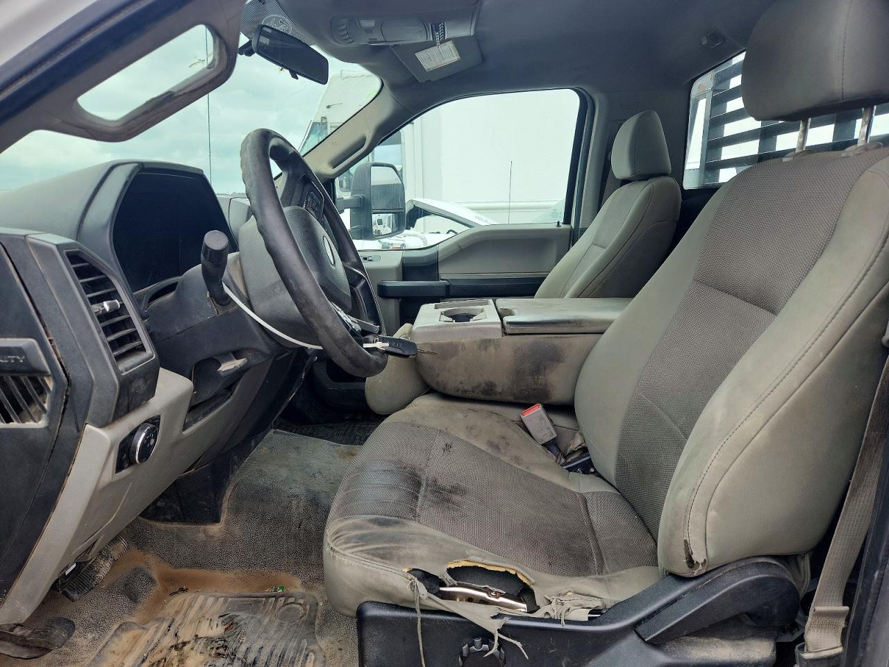 2017 Ford F550 Super Duty Flatbed Truck