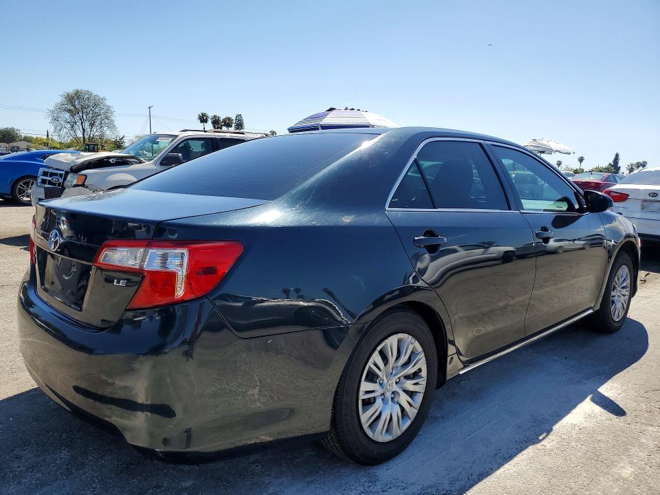 2014 Toyota Camry le