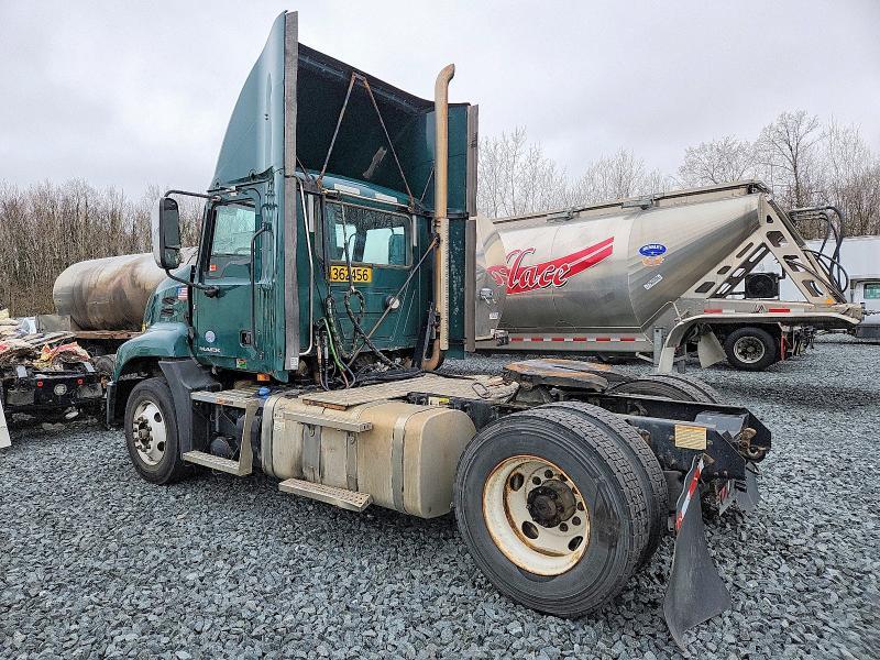 2017 Mack CXU612 Semi Truck