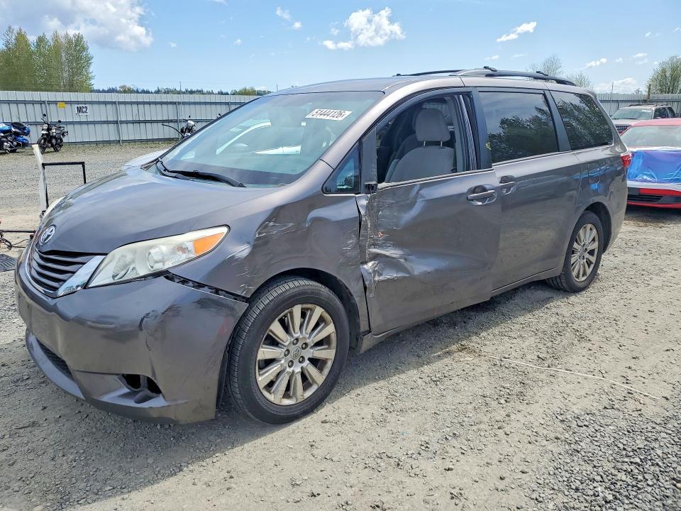 2015 Toyota Sienna le