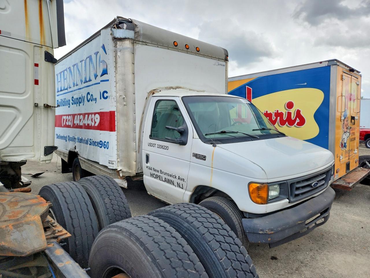 2005 Ford E350 BOX Truck
