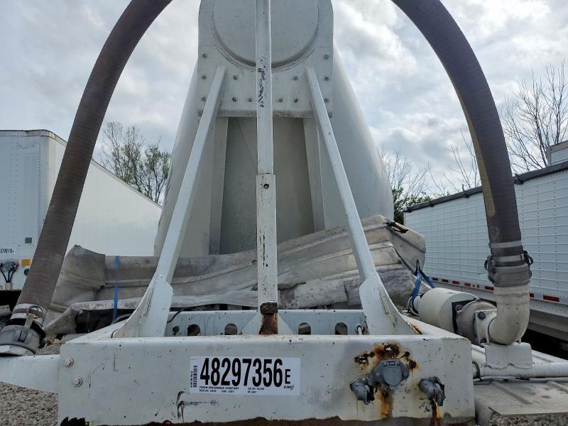 1999 Vantage Dump 1999 Freedom Pneumatic DRY Bulk Trailer