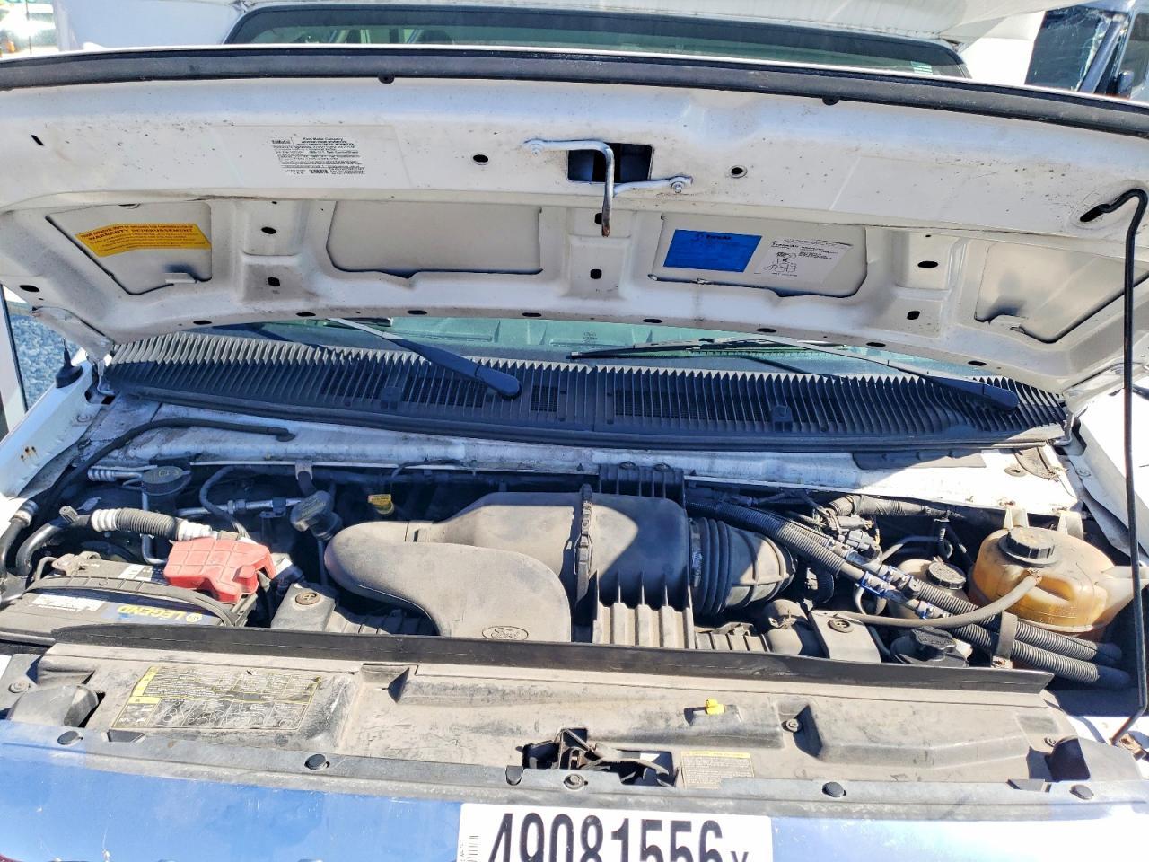 2015 Ford Econoline E350 Super Duty Cutaway Van
