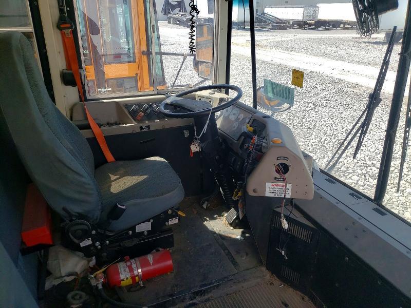 2015 Ic Corporation 3000 re