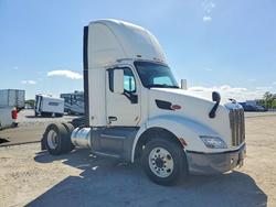 Peterbilt Vehiculos salvage en venta: 2016 Peterbilt 579 Semi Truck