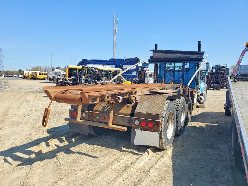 2009 Mack Gu713 Roll-off Container Truck