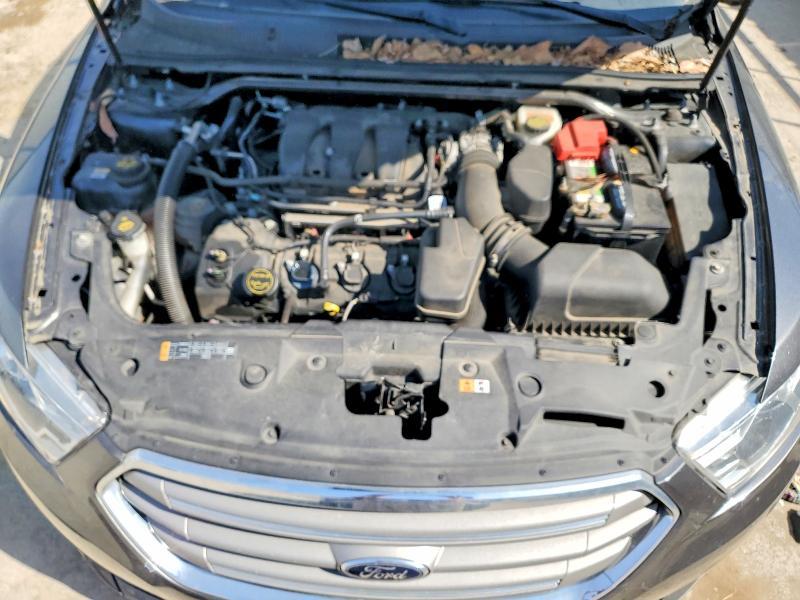2018 Ford Taurus se