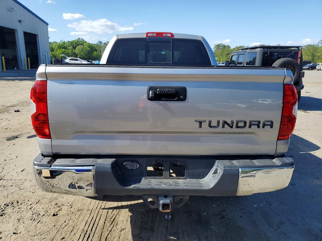 2014 Toyota Tundra SR5