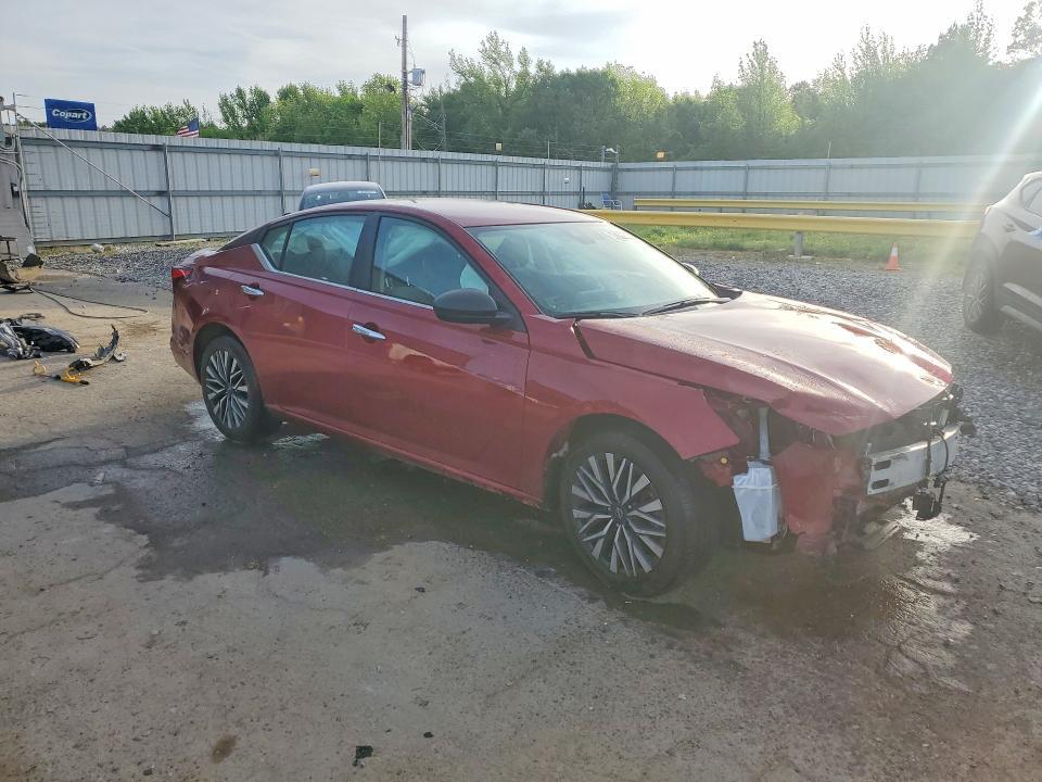 2024 Nissan Altima sv
