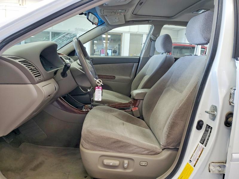 2004 Toyota Camry le