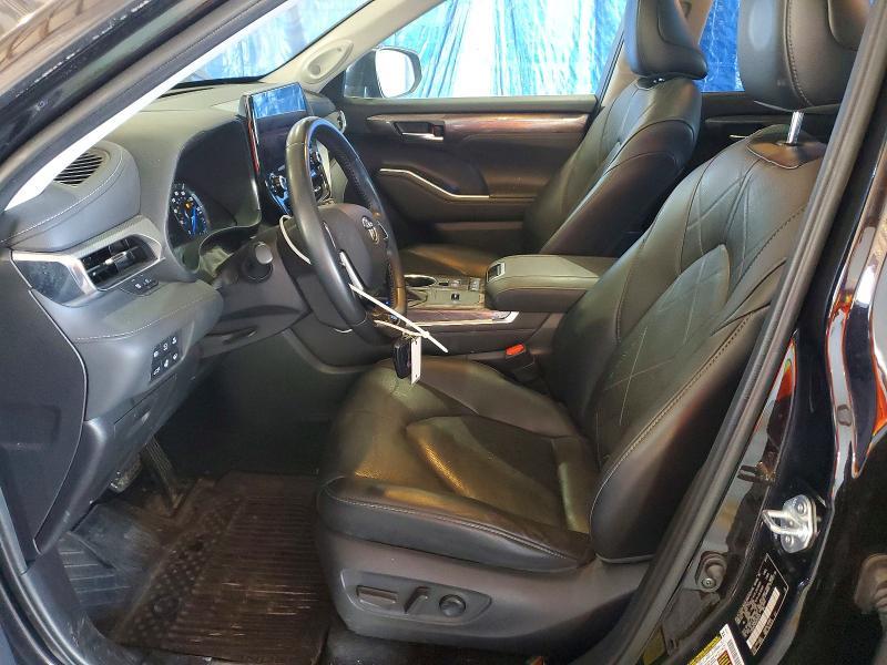 2021 Toyota Highlander Hybrid Platinum