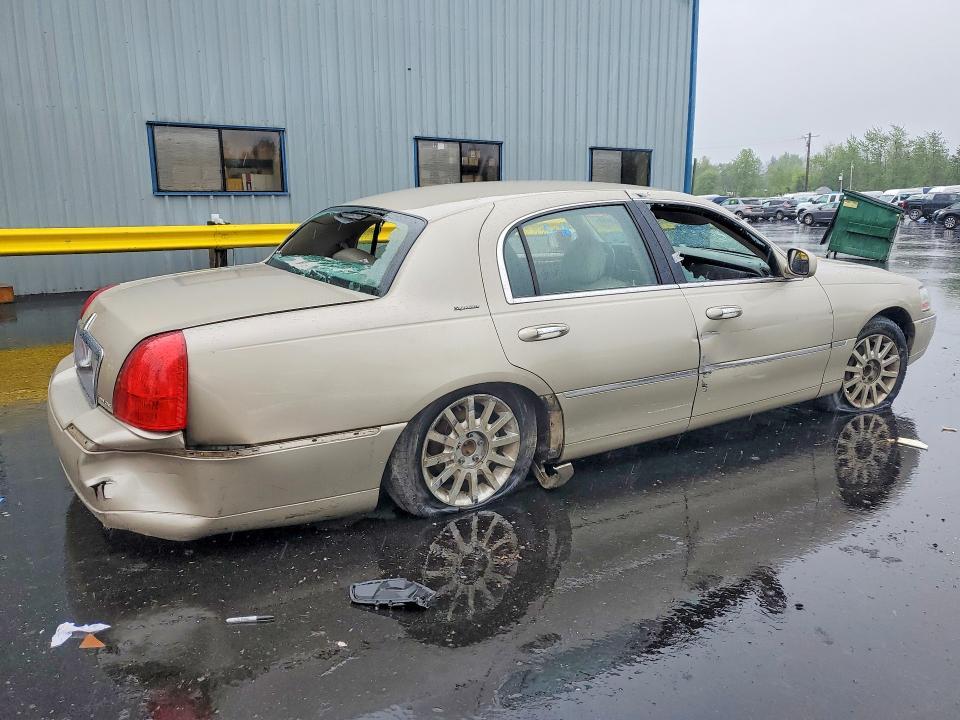 2006 Lincoln Town car Signature