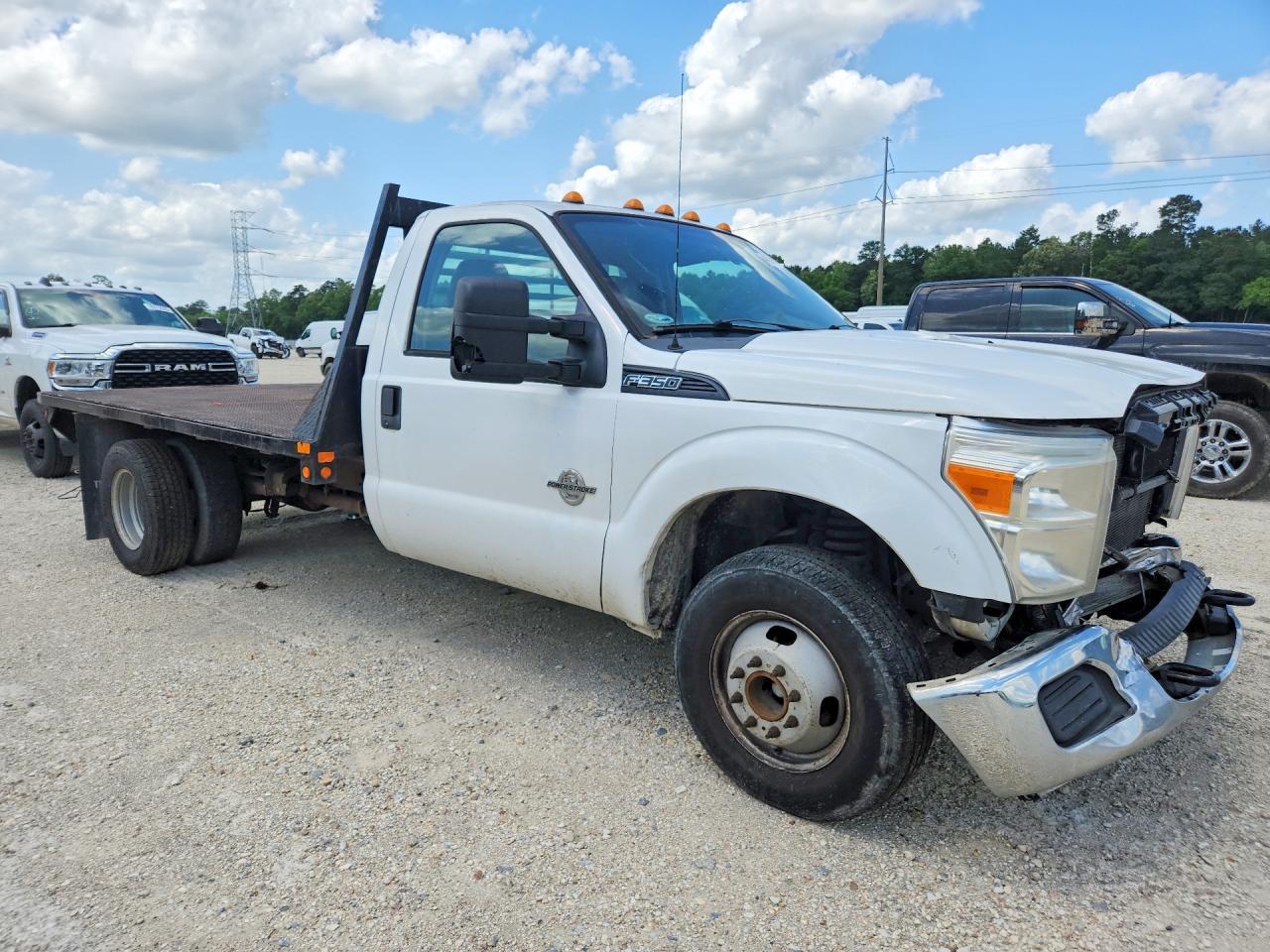 2013 Ford F350 Super Duty Flatbed Truck