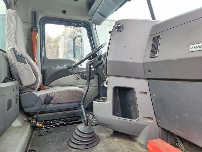 2016 Mack Cxu613 Semi Truck