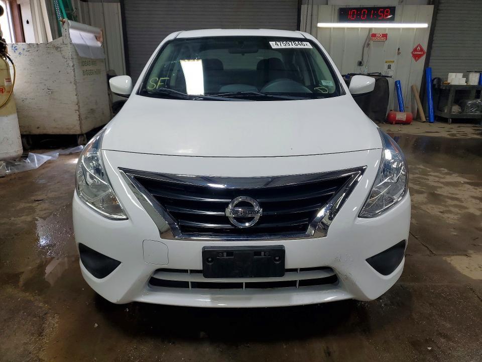 2018 Nissan Versa s Plus