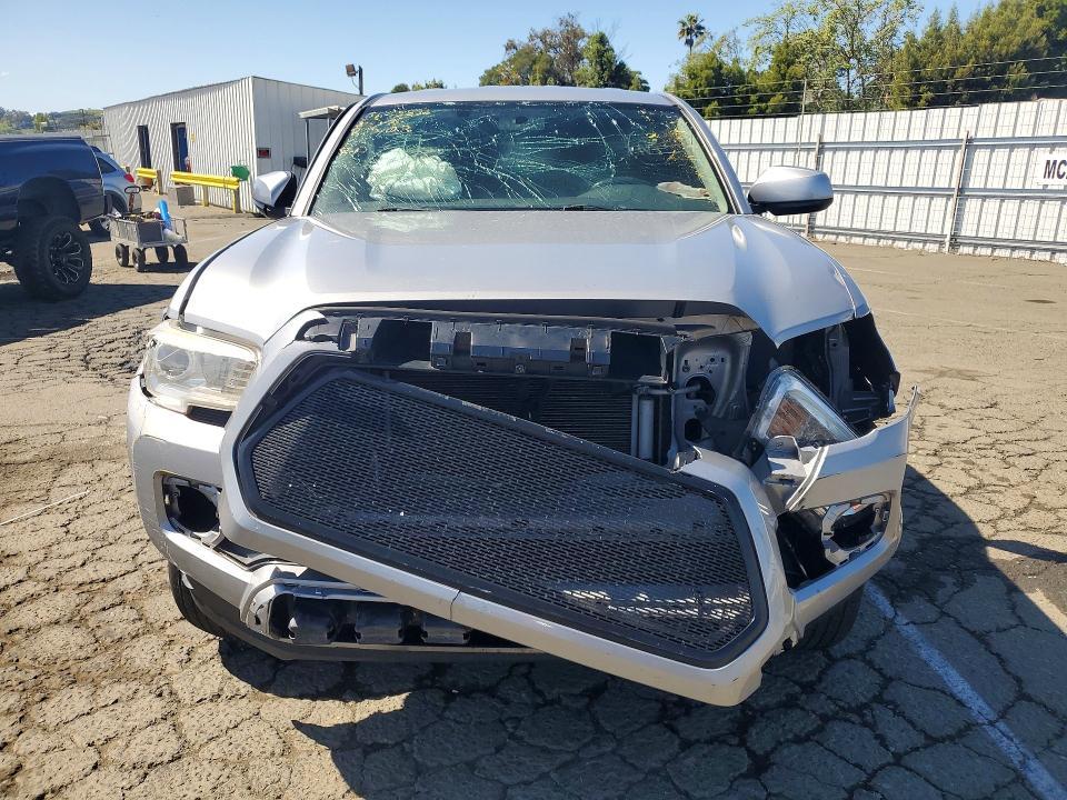 2016 Toyota Tacoma SR