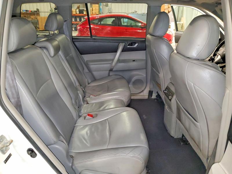 2012 Toyota Highlander se