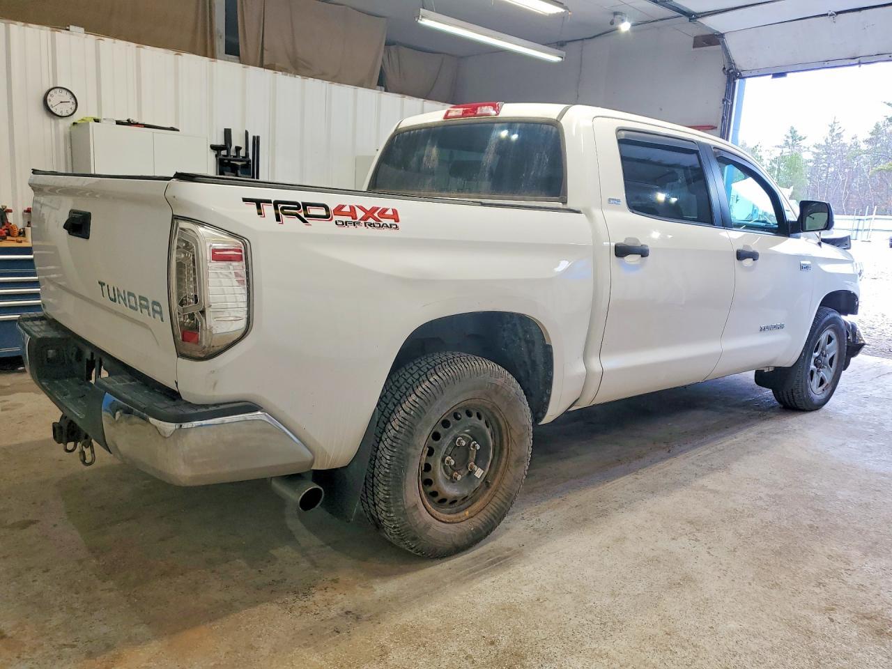 2015 Toyota Tundra SR5