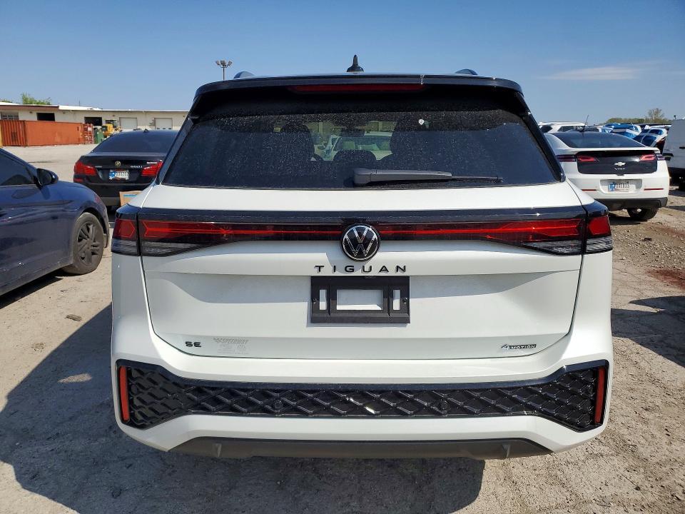 2025 Volkswagen Tiguan se R-line Black