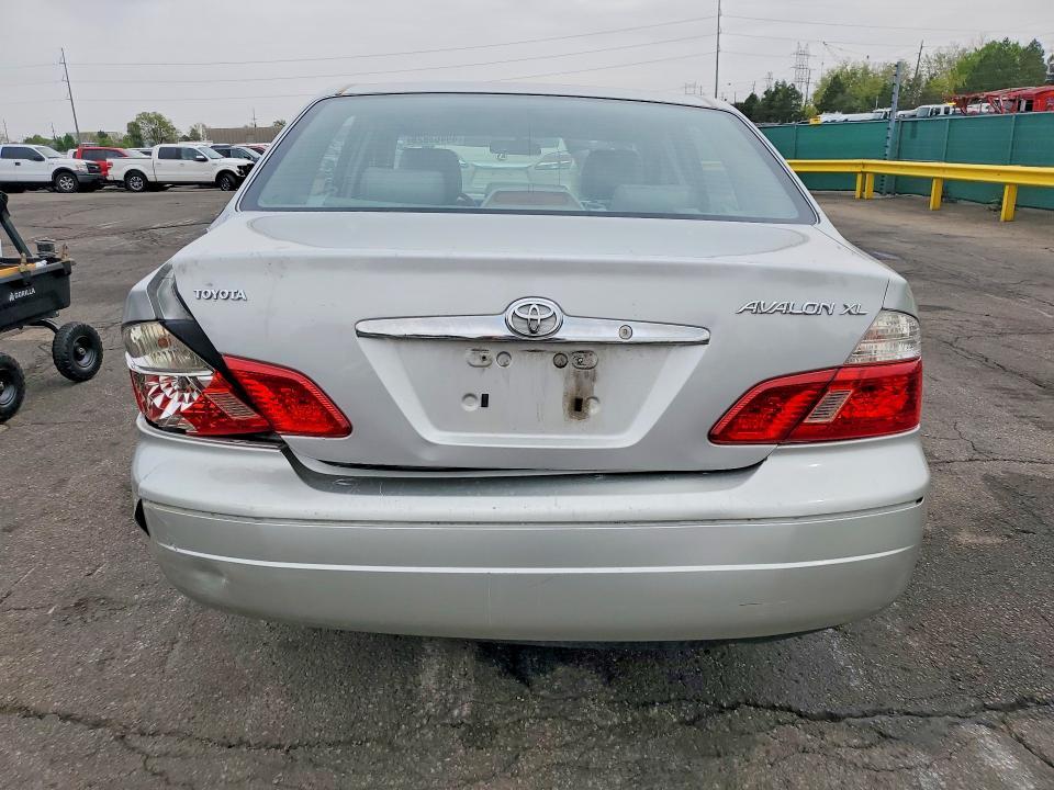 2004 Toyota Avalon xl