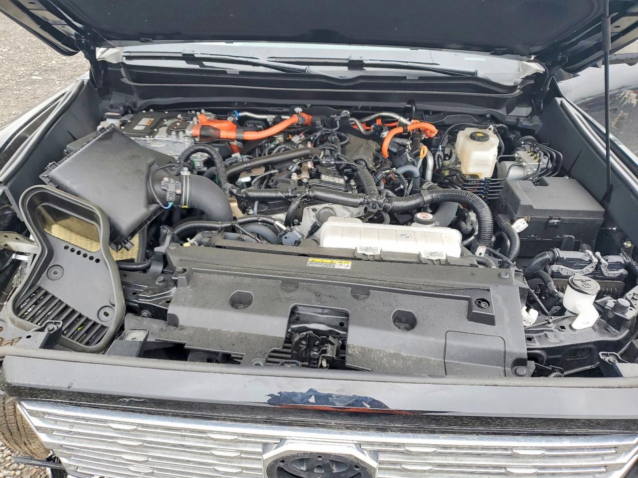2025 Toyota Tacoma Limited HV