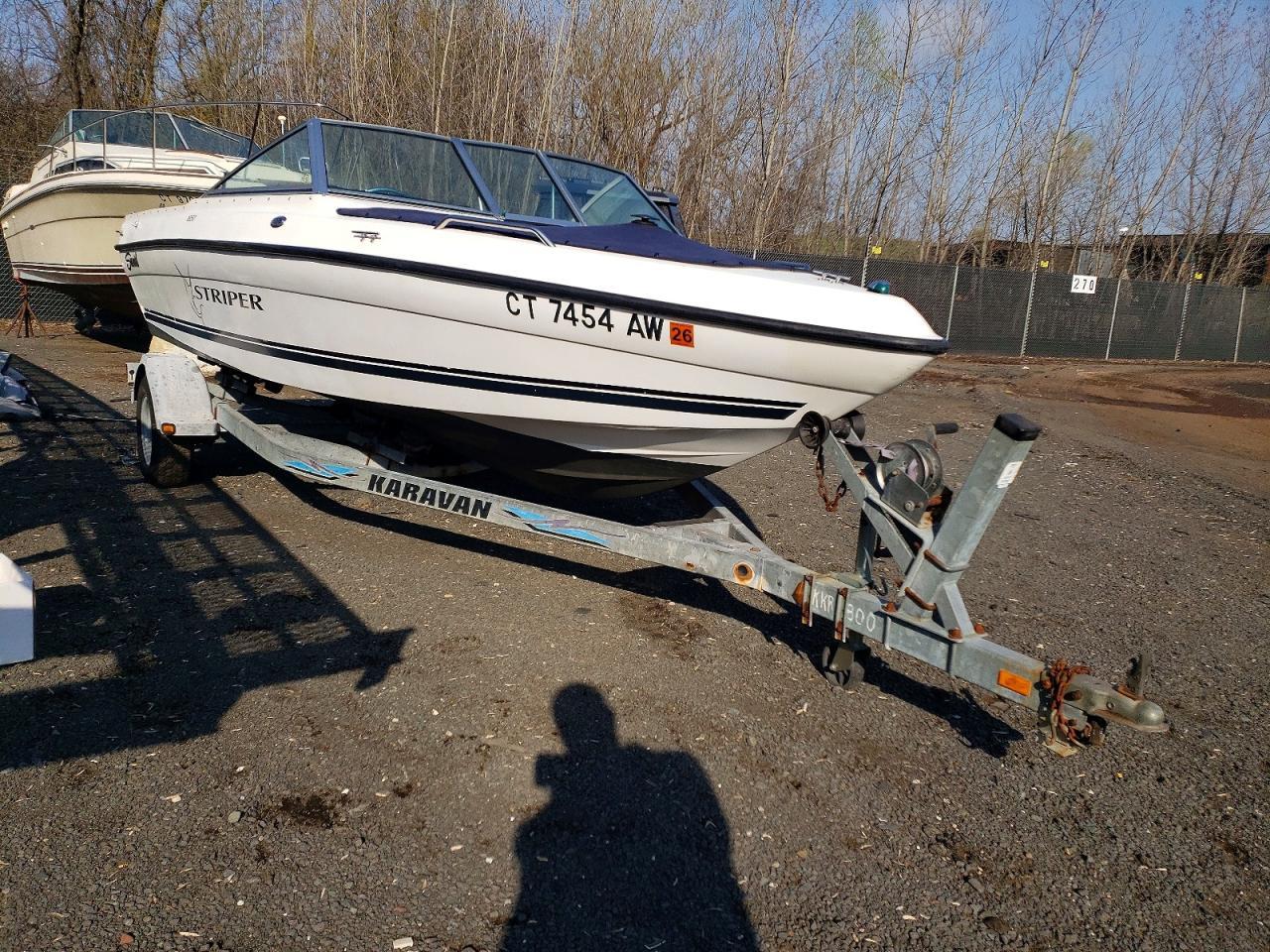 2000 STR Boat