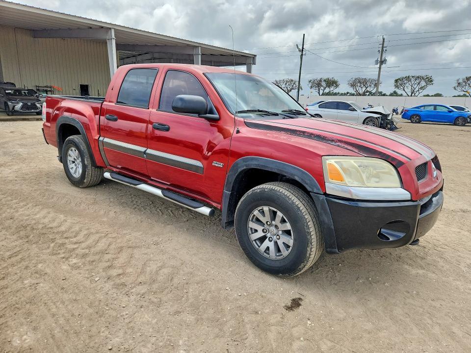 2006 Mitsubishi Raider Durocross