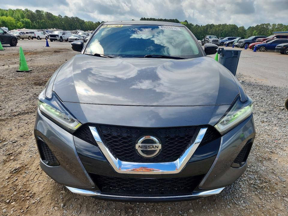 2021 Nissan Maxima sv