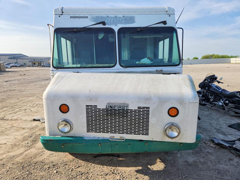 2009 Workhorse Custom Chassis W42 Delivery Truck