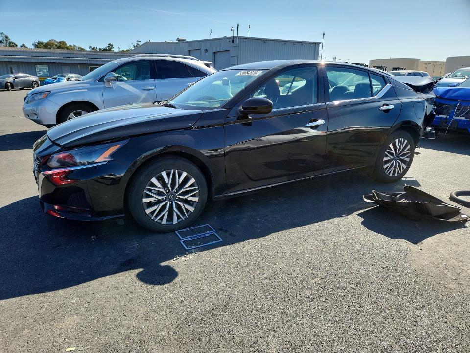 2023 Nissan Altima sv