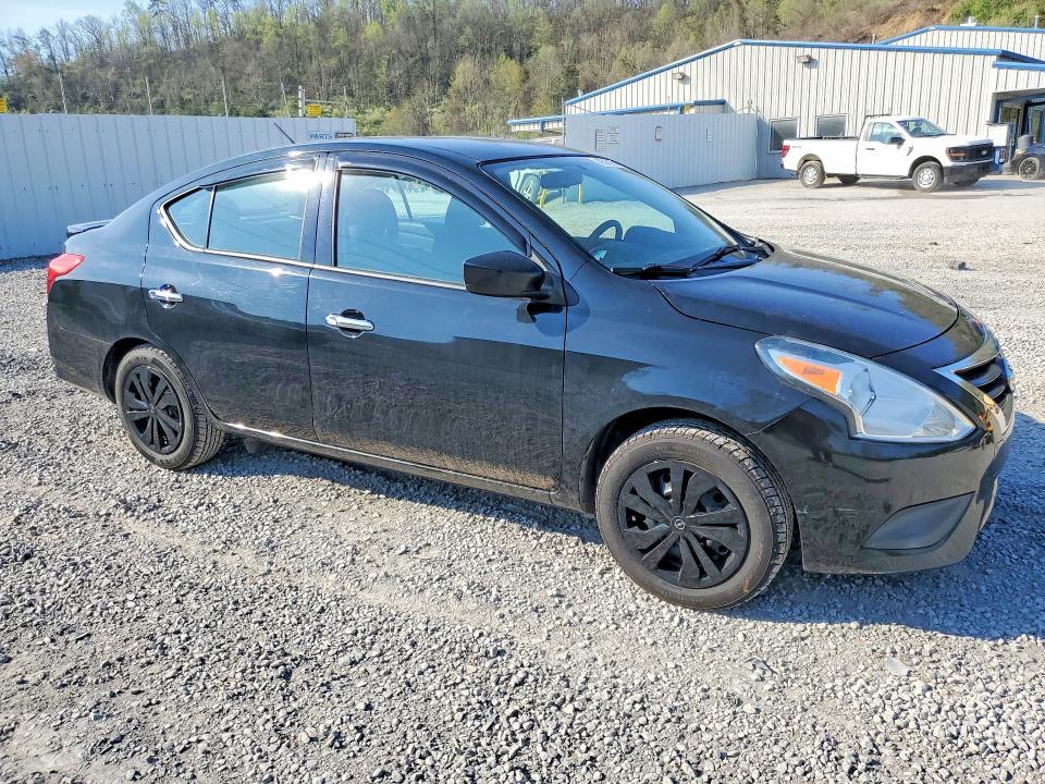 2019 Nissan Versa sv
