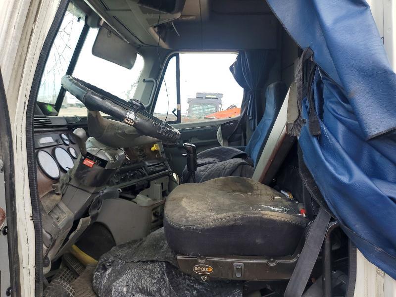 2006 Freightliner CST120 Semi Truck
