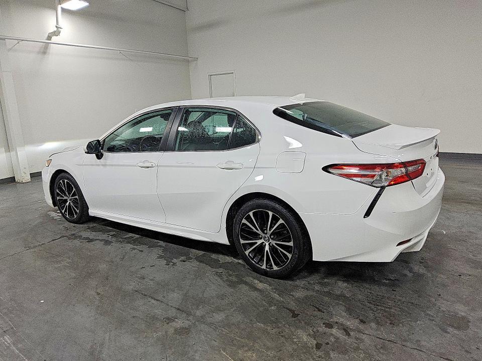 2020 Toyota Camry se