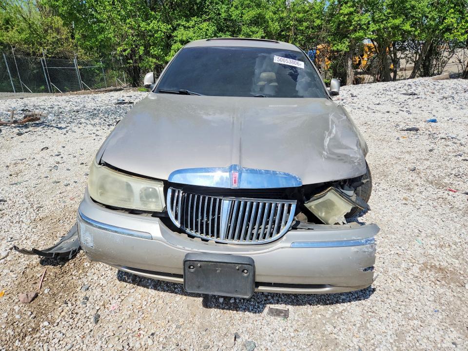 2001 Lincoln Town car Signature