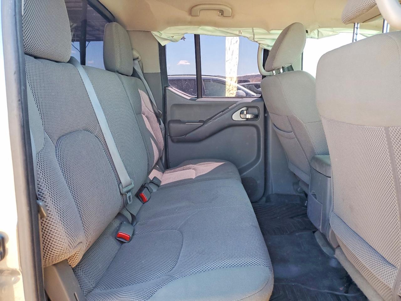 2016 Nissan Frontier SV