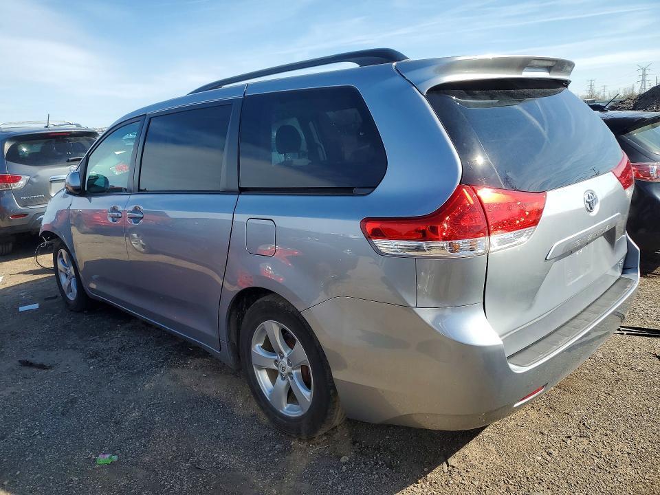2012 Toyota Sienna le