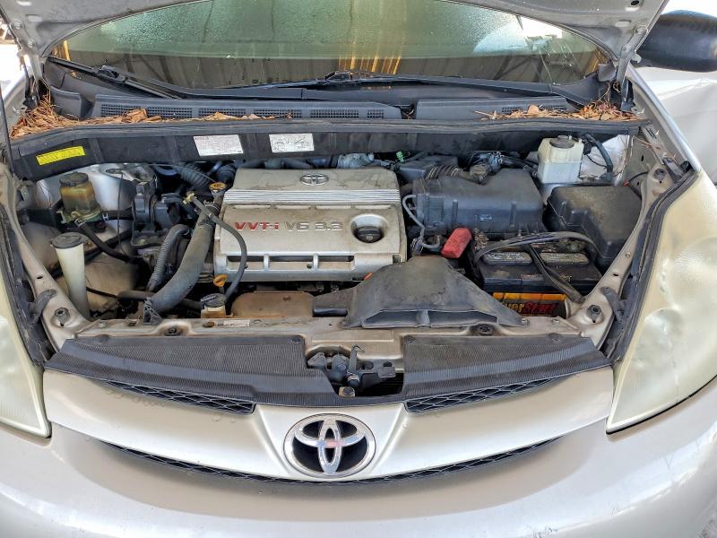 2006 Toyota Siena