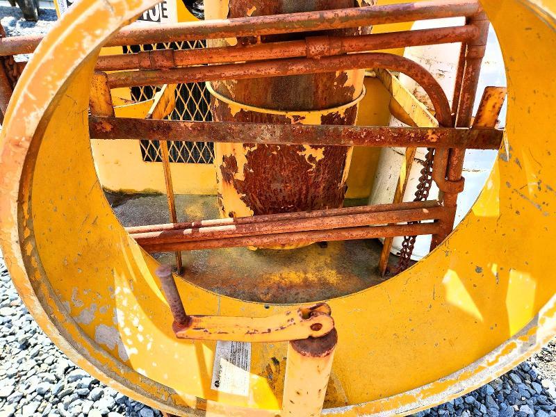 1984 Utility Trailer 1984 Manhole Support Trailer