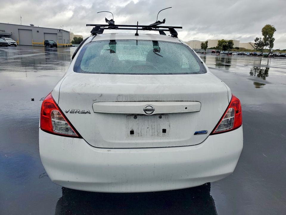 2013 Nissan Versa 1.6 s