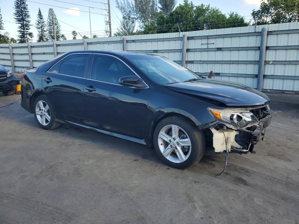 2014 Toyota Camry se