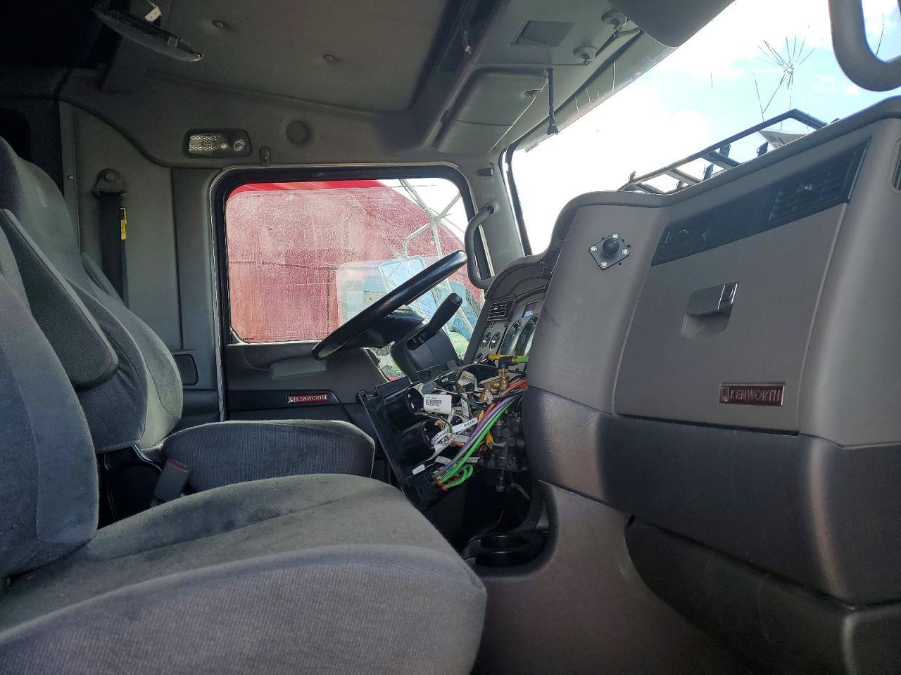 2017 Kenworth Construction T800