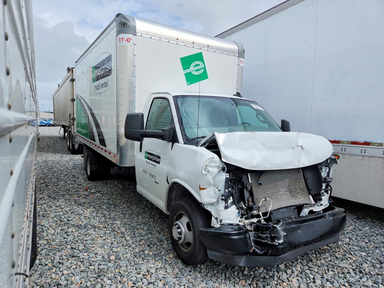 2025 Chevrolet Express BOX Truck