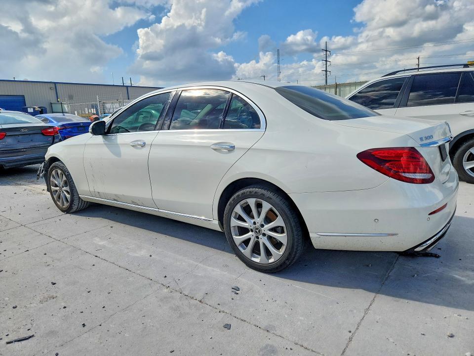 2017 Mercedes-Benz E 300
