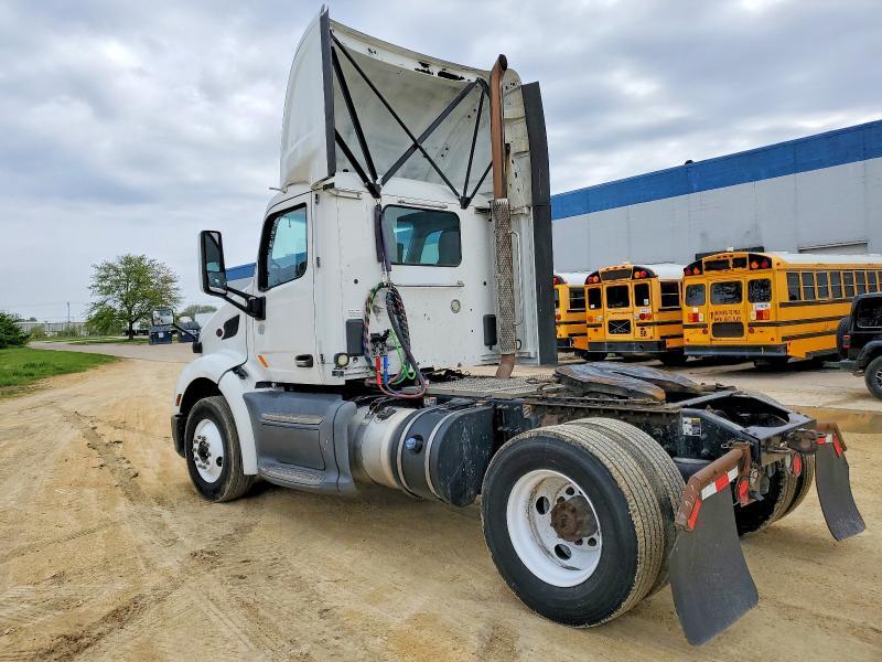 2017 Peterbilt 579 Semi Truck